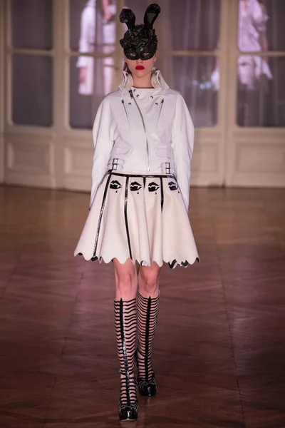 Look 7